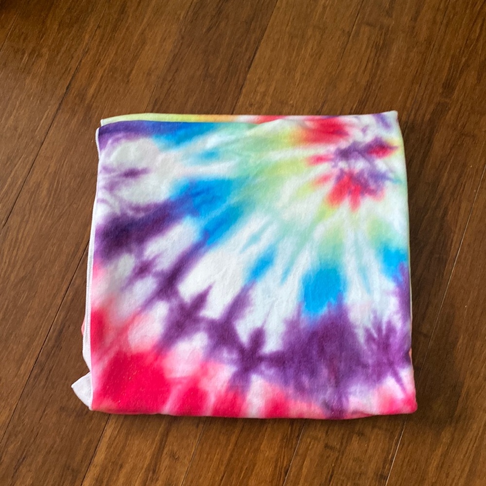 🌈 Free Microfiber tie dye towel with bundle of 3 or more items
